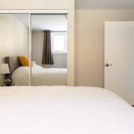 Entire 2 Bedroom Apartment Downtown - U1 키치너 외부 사진