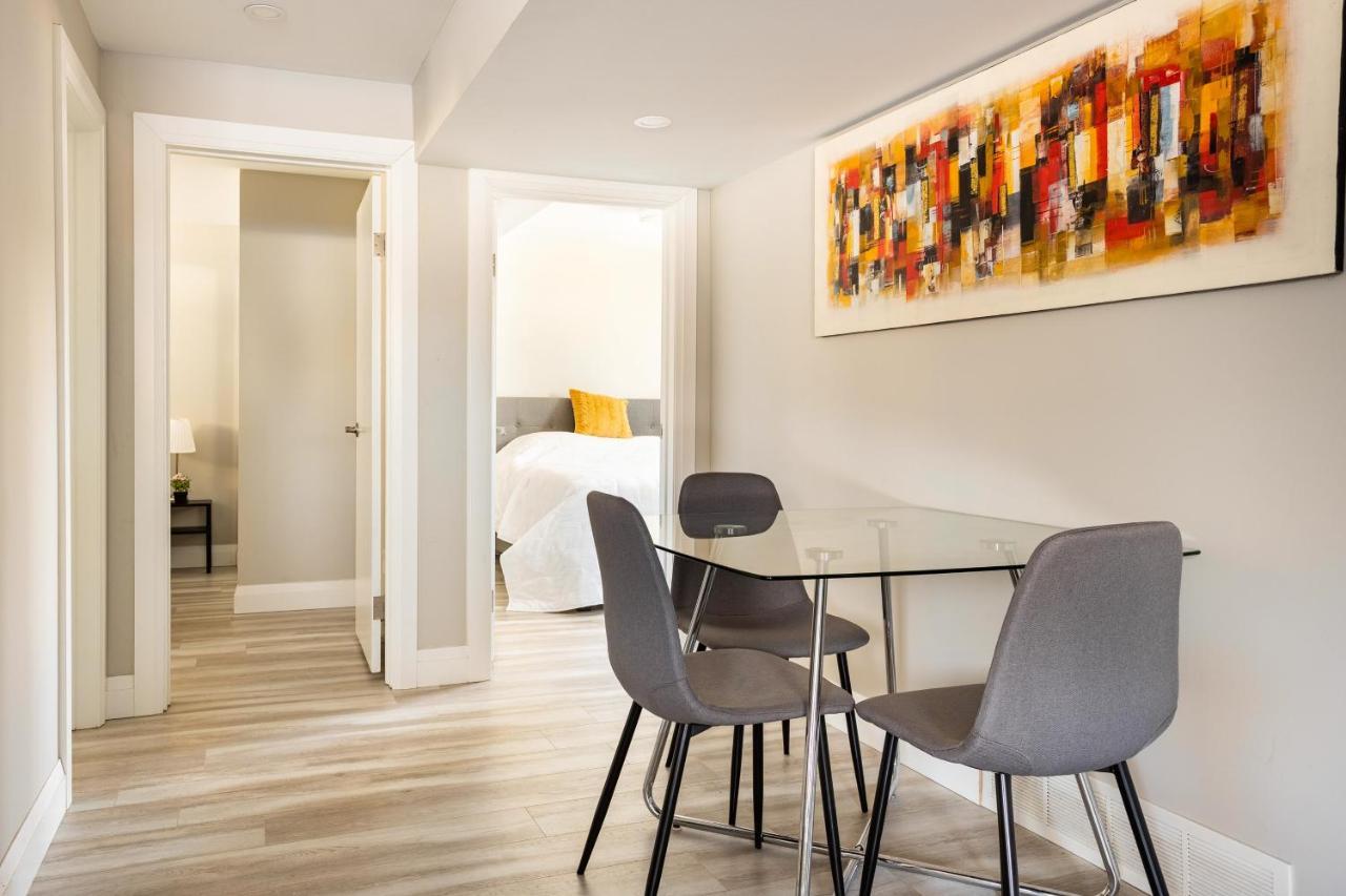 Entire 2 Bedroom Apartment Downtown - U1 키치너 외부 사진